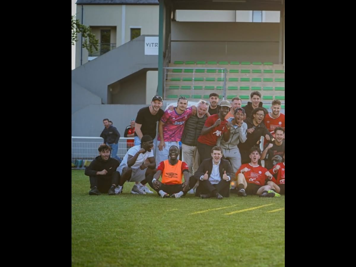 𝑪𝑯𝑯𝑯𝑨𝑴𝑷𝑰𝑰𝑰𝑰𝑰𝑰𝑶𝑶𝑶𝑵𝑵𝑺𝑺𝑺 🏆

Avec sa victoire 3-0 hier soir contre @lhermine.ebm , notre équipe réserve est 𝐬𝐚𝐜𝐫𝐞́𝐞 𝐜𝐡𝐚𝐦𝐩𝐢𝐨𝐧𝐧𝐞 𝐝𝐞 𝐃𝟐. 🤩🤩

Leader...