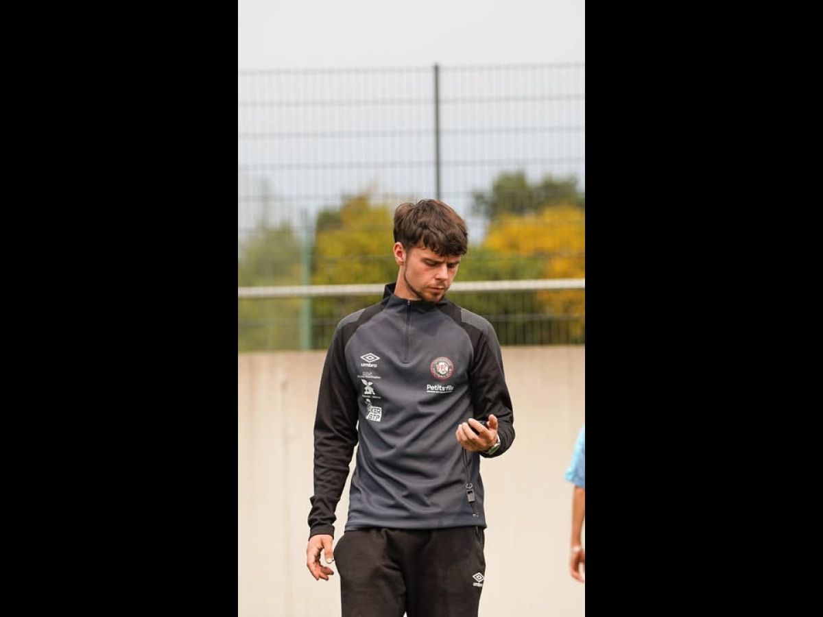 𝐓𝐫𝐚𝐯𝐚𝐢𝐥, 𝐩𝐥𝐚𝐢𝐬𝐢𝐫, 𝐢𝐧𝐭𝐞𝐧𝐬𝐢𝐭𝐞́. ⚡️

Retour sur les séances U14 et U15 de lundi. 📹
La prépa est désormais lancée pour tous nos effectifs jeunes foot à...