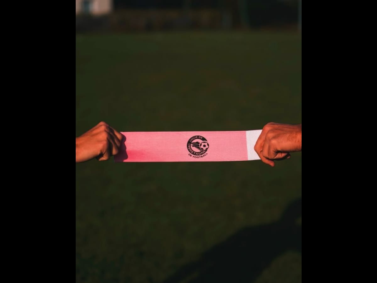 𝐀𝐜𝐭𝐢𝐨𝐧 𝐎𝐜𝐭𝐨𝐛𝐫𝐞 𝐑𝐨𝐬𝐞. 💕

Ce week-end, pour chaque 𝐛𝐮𝐭 𝐦𝐚𝐫𝐪𝐮𝐞́ en foot à 11, seront reversés 𝟐€ à l’association les 4C. 

𝑈𝑛 𝑐𝑙𝑢𝑏, 𝑑𝑒𝑠 𝑣𝑎𝑙𝑒𝑢𝑟𝑠, 𝑢𝑛𝑒...